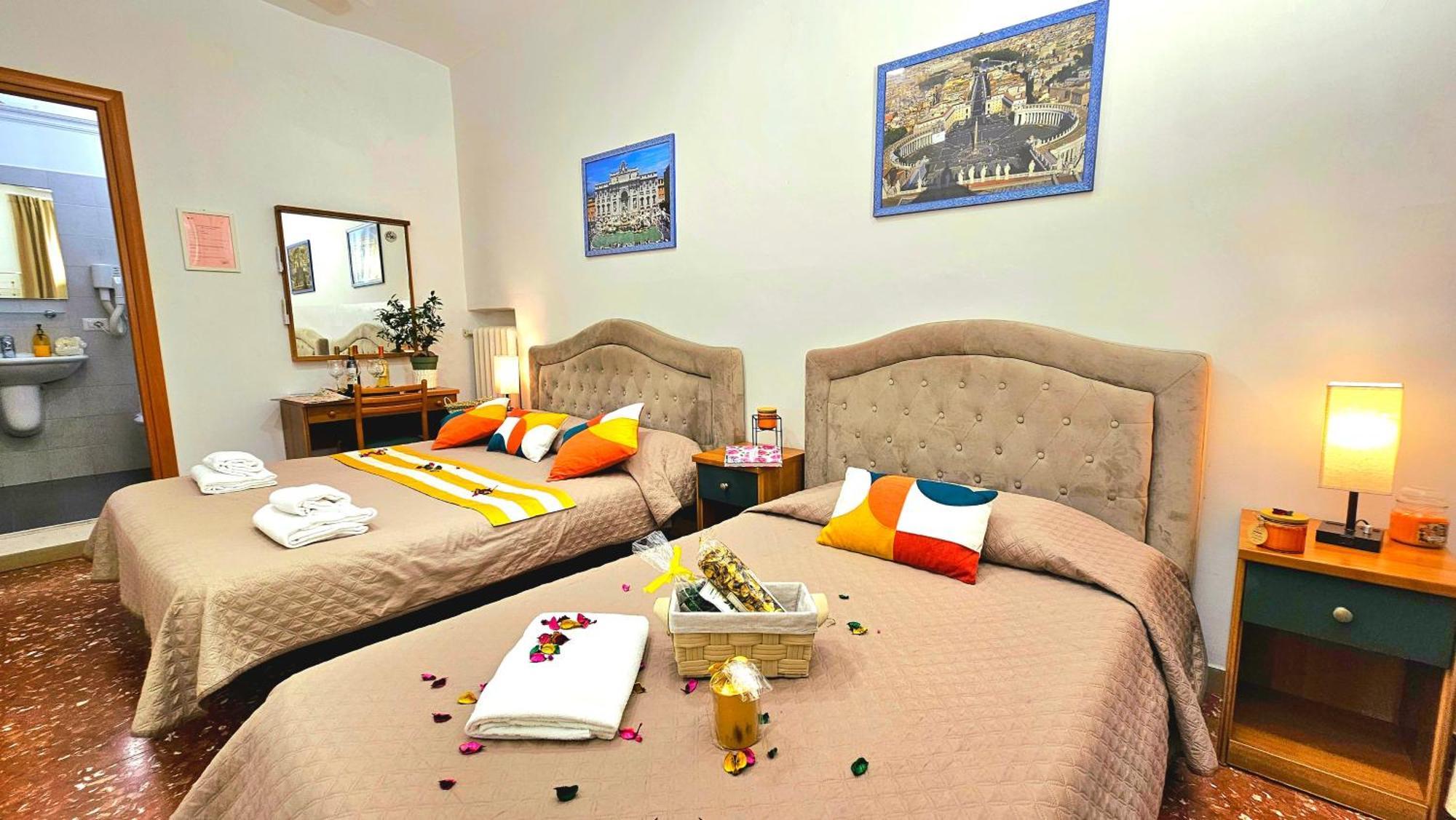 A Casa Simpatia Roma - Free Parking If You Book 4 Nights Bed & Breakfast Exterior photo