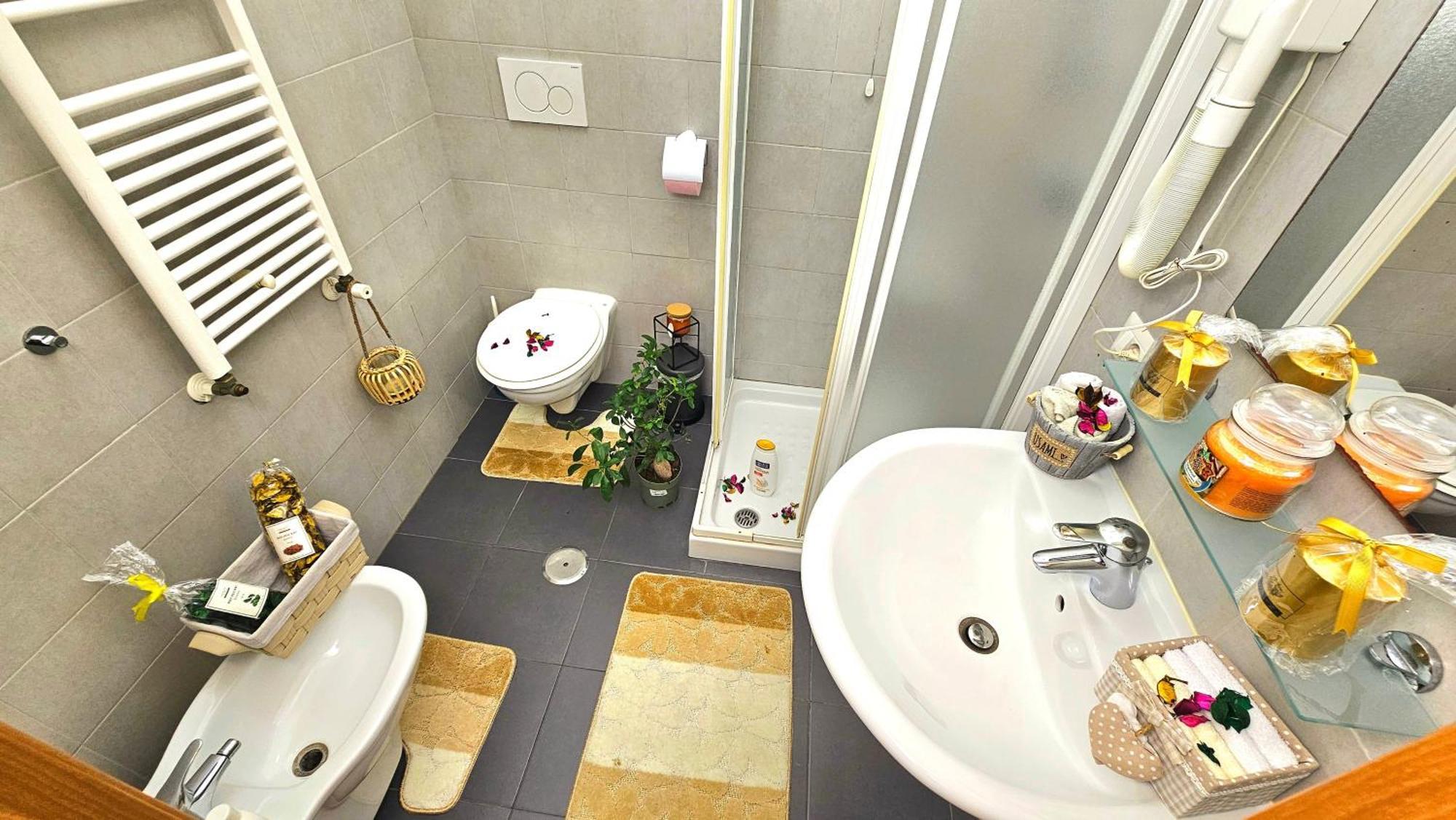 A Casa Simpatia Roma - Free Parking If You Book 4 Nights Bed & Breakfast Exterior photo